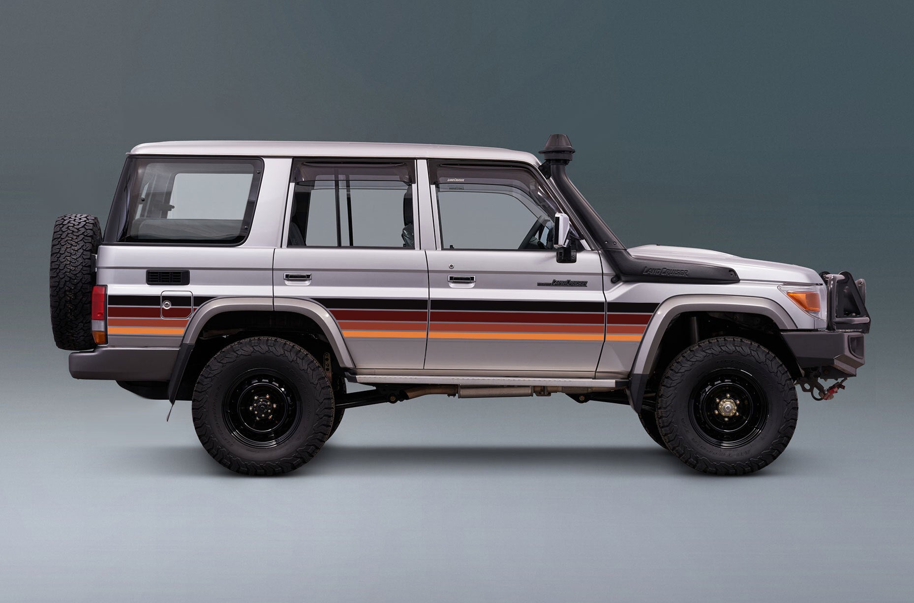 70 Series Land Cruiser Decal Body Stripe Kit (Dubai) - 76 Series (2007-)